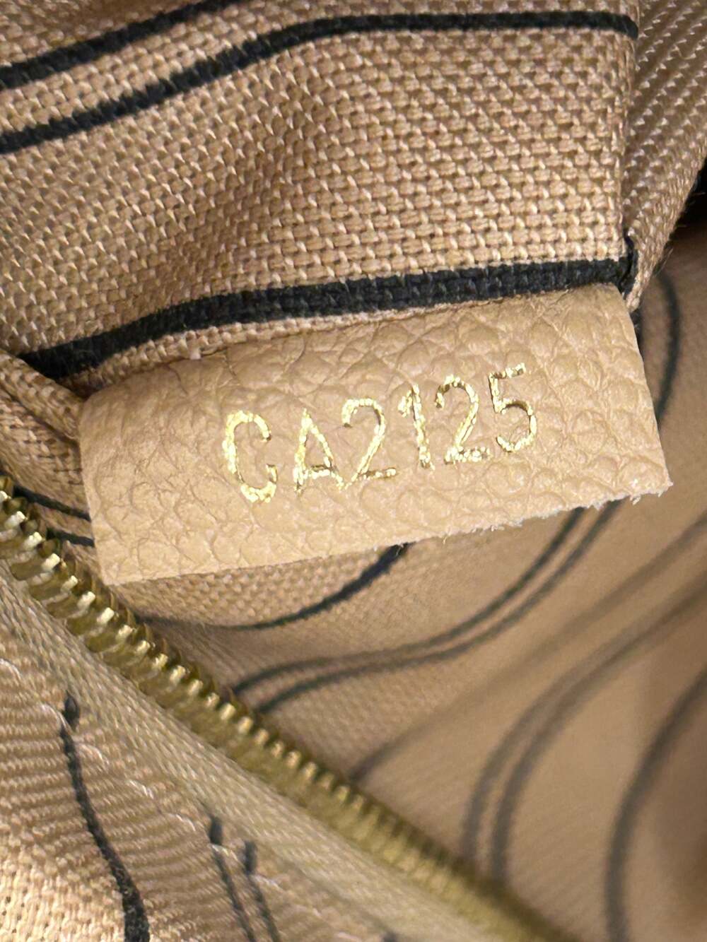 Louis Vuitton Bagatelle Hobo Empreinte #249052L21B - Picture 9 of 9